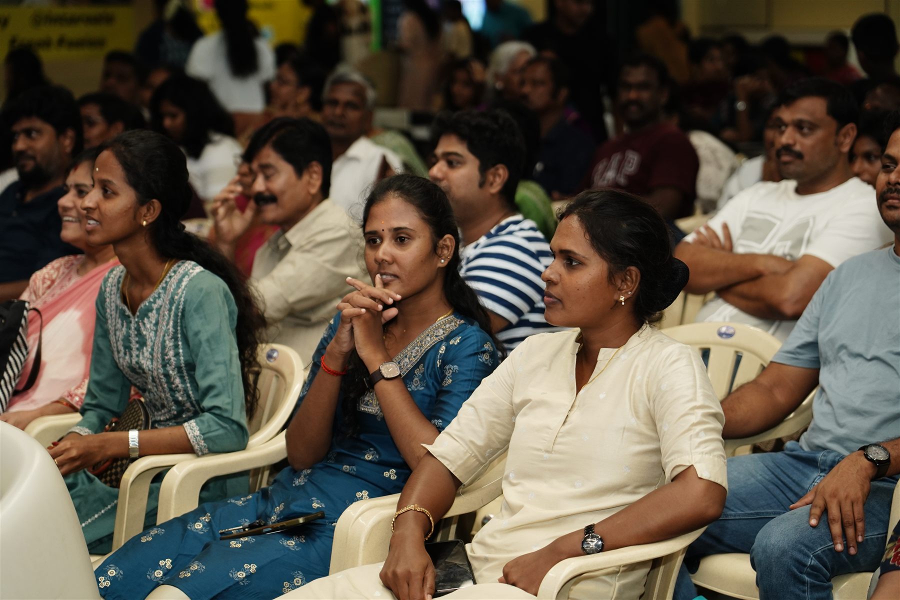 Auditorium function documented by Momentz